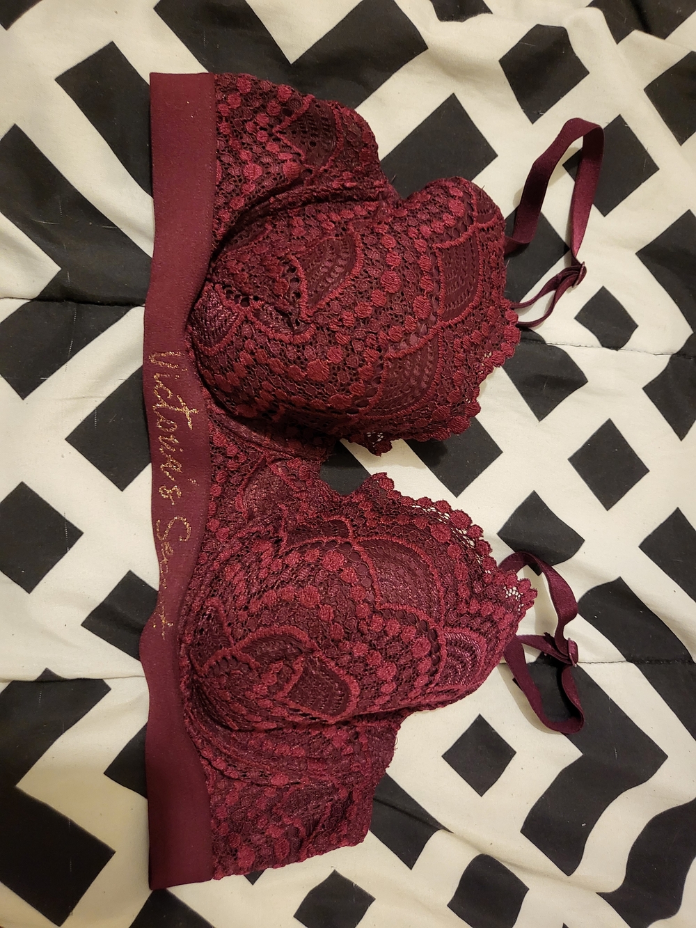 Victoria's Secret T Shirt Lightly Deep Burgundy Lace Bra 36B Gold Script Band